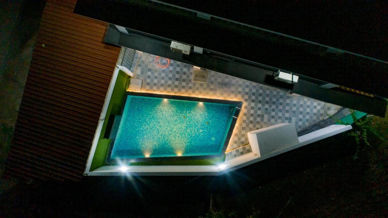 Empyrean Stay Ll 3Bhk Ll Jaguar Villa Ll Ac Ll Pvt Pool Ll Luxury Lonavala Ngoại thất bức ảnh