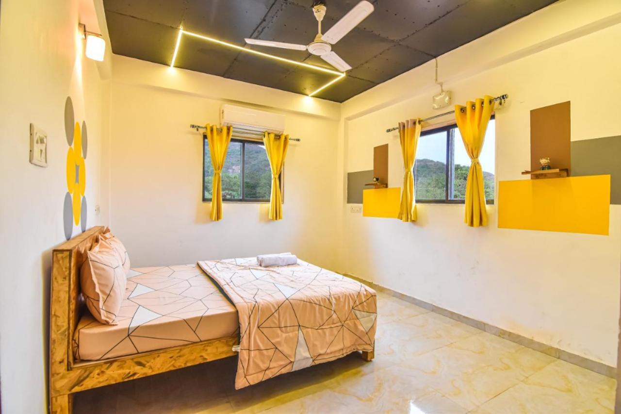 Empyrean Stay Ll 3Bhk Ll Jaguar Villa Ll Ac Ll Pvt Pool Ll Luxury Lonavala Ngoại thất bức ảnh