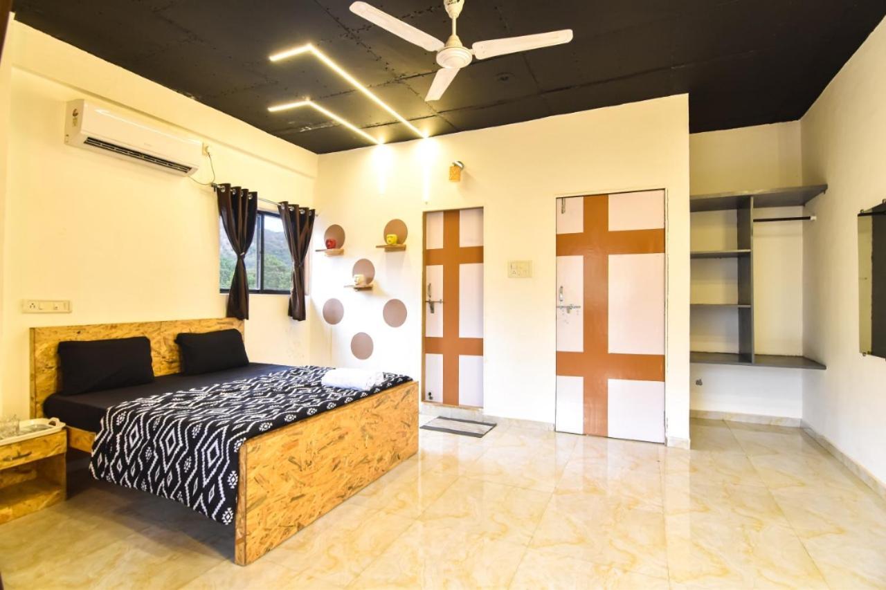 Empyrean Stay Ll 3Bhk Ll Jaguar Villa Ll Ac Ll Pvt Pool Ll Luxury Lonavala Ngoại thất bức ảnh